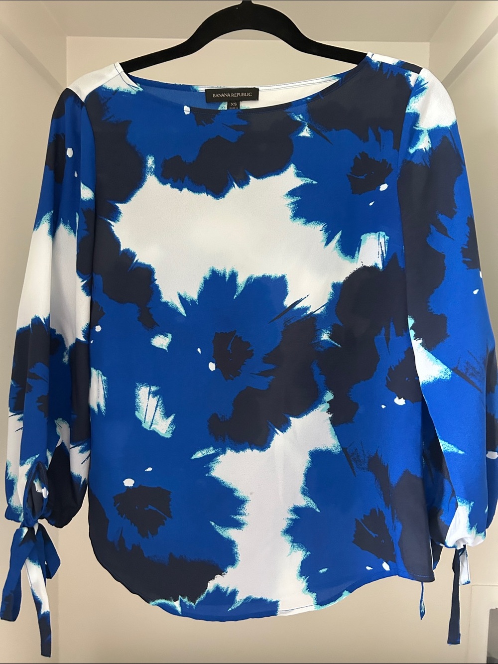 Banana Republic Blue, Navy and White Abstract Floral Tie-Sleeve Blouse